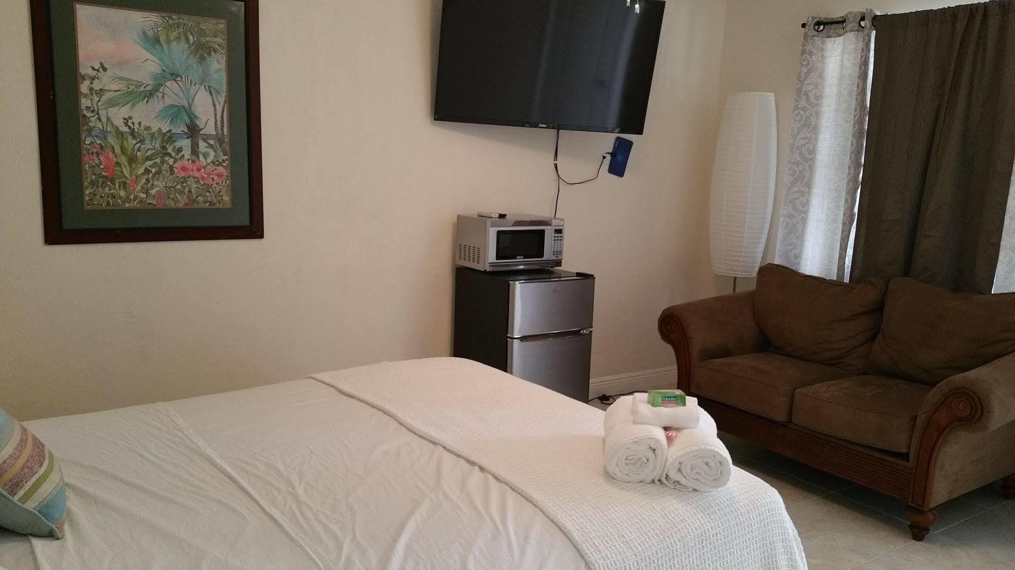Stay Inn Дейния Бийч Екстериор снимка